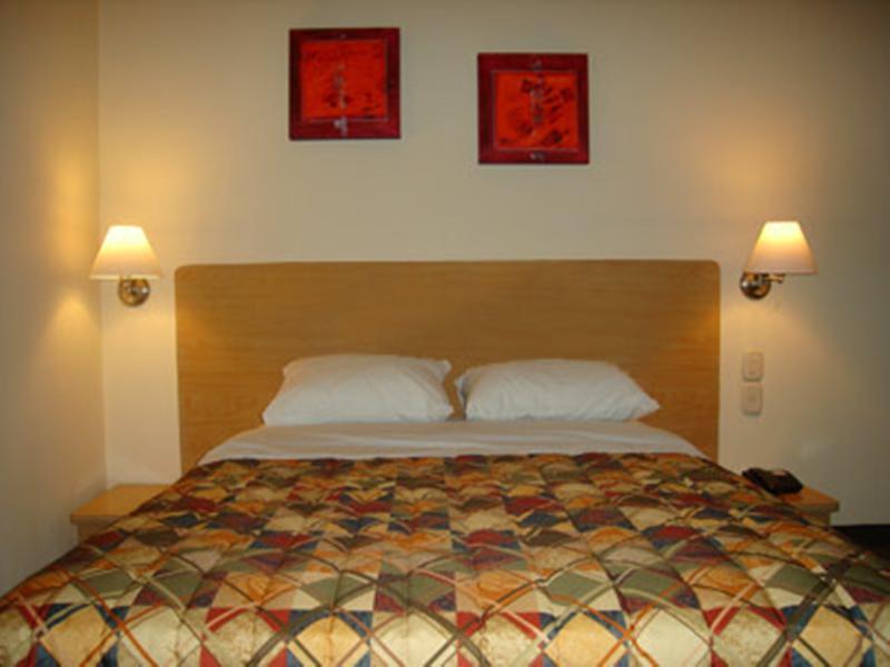 Hotel Castilla Y Leon 과달라하라 외부 사진